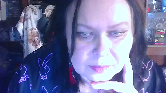 Snapshot of CharleeKendall chatting on October 28, 2025, 4:17 pm CharleeKendall online show from October 28, 2025, 4:17 pm