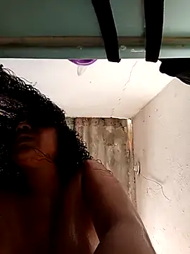 lacrespa24 online show from November 2, 2025, 6:02 pm