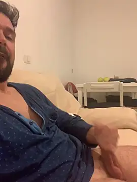 ReDiBastoni90 online show from February 4, 2026, 6:03 pm