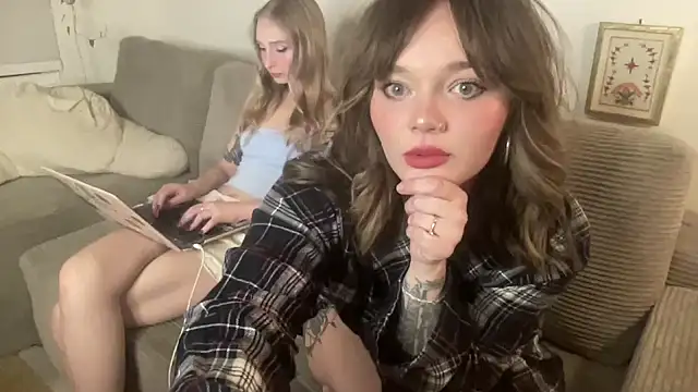 lill daddysgirl online show from December 1, 2025, 2:56 am