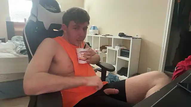 Snapshot of eddieeeeee1232 chatting on March 2, 2026, 8:38 pm eddieeeeee1232 online show from March 2, 2026, 8:38 pm