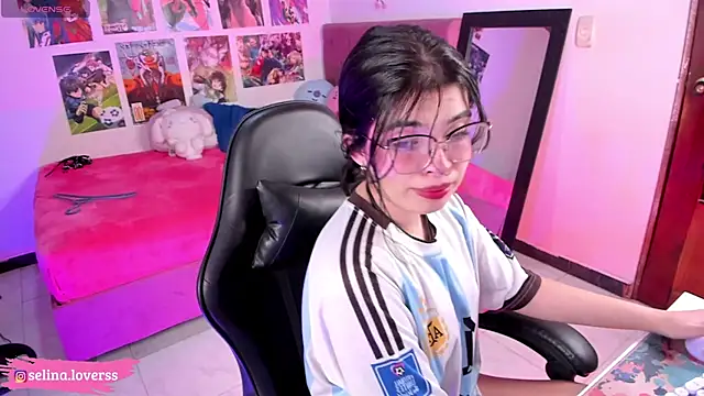 Snapshot of selina_lovers_ chatting on July 8, 2026, 3:51 am selina lovers online show from July 8, 2026, 3:51 am