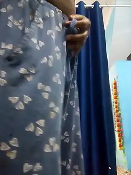 Snapshot of Prishacam2 chatting on November 1, 2025, 7:57 am Prishacam2 online show from November 1, 2025, 7:57 am