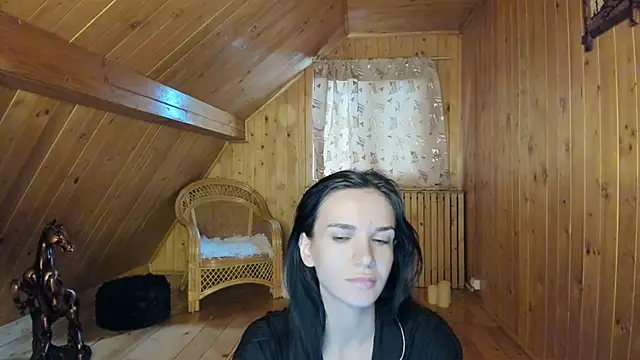 Snapshot of EvelynVox chatting on November 4, 2025, 6:28 am EvelynVox online show from November 4, 2025, 6:28 am