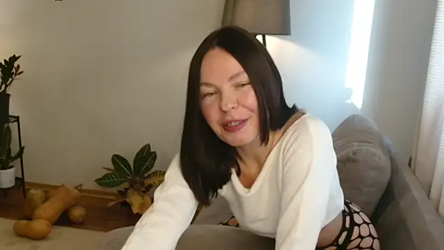 Snapshot of LittleNicolee chatting on October 23, 2025, 1:32 pm LittleNicolee online show from October 23, 2025, 1:32 pm