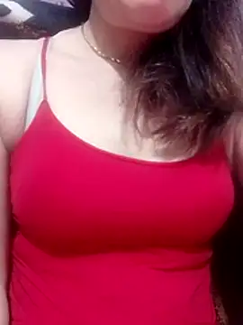 YiyinLy online show from March 22, 2026, 12:25 am