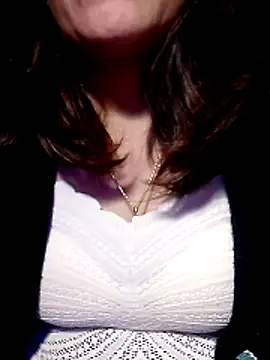 Snapshot of YiyinLy chatting on February 3, 2026, 8:47 pm YiyinLy online show from February 3, 2026, 8:47 pm