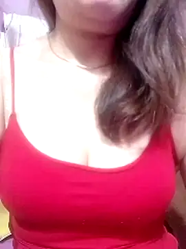 YiyinLy online show from March 21, 2026, 1:18 am