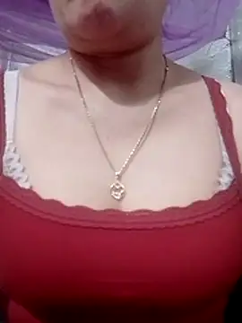 Snapshot of YiyinLy chatting on February 25, 2026, 11:43 am YiyinLy online show from February 25, 2026, 11:43 am