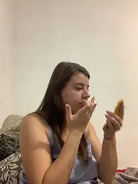 Snapshot of MiraCastellon chatting on October 29, 2025, 12:15 pm MiraCastellon online show from October 29, 2025, 12:15 pm