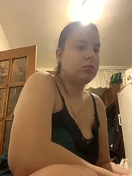 Snapshot of MiraCastellon chatting on October 28, 2025, 12:55 am MiraCastellon online show from October 28, 2025, 12:55 am