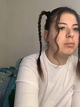 MiraCastellon online show from January 15, 2026, 11:57 am