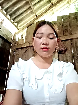 laddy-cute online show from October 15, 2025, 5:28 am