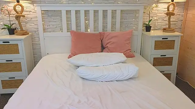 Soft Lilly online show from April 14, 2026, 5:34 am