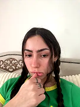 Snapshot of Baby_Mia_pires chatting on October 18, 2025, 6:10 pm Baby Mia pires online show from October 18, 2025, 6:10 pm