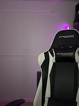 Snapshot of ericiii chatting on February 25, 2026, 3:40 am ericiii online show from February 25, 2026, 3:40 am