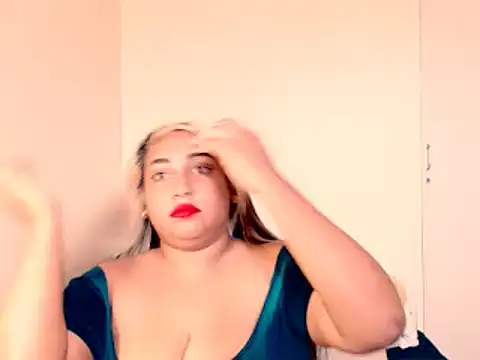 Snapshot of EroticPooja chatting on October 27, 2025, 8:59 am EroticPooja online show from October 27, 2025, 8:59 am