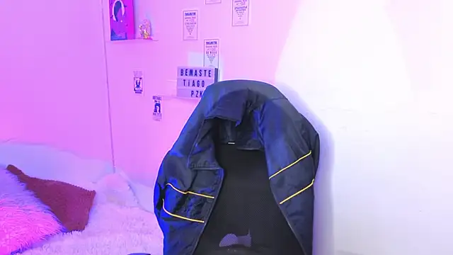 Emily Lindey online show from February 28, 2026, 12:54 am