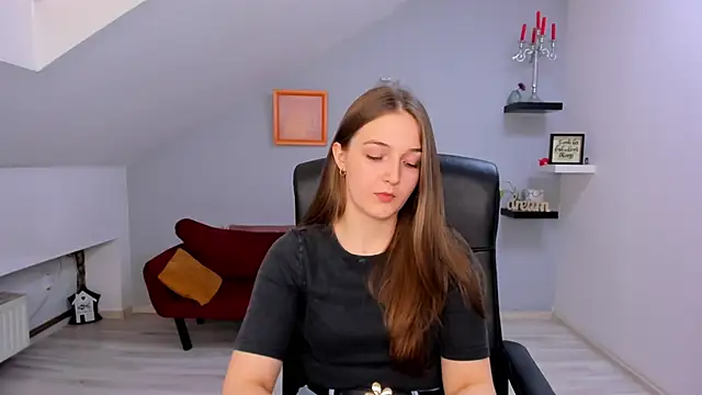 AnneWilsonn online show from April 14, 2026, 12:21 pm