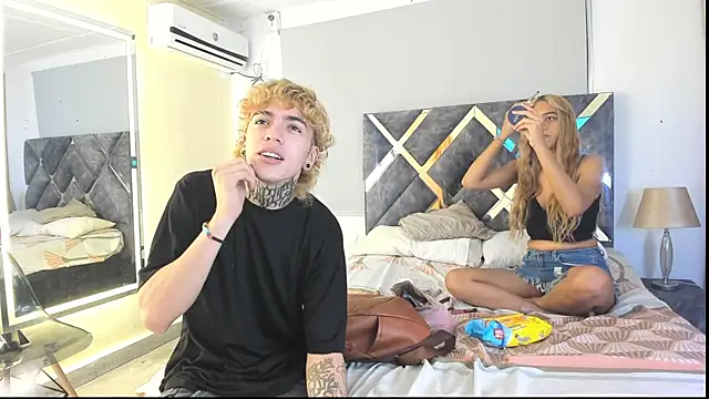 lily and wan online show from October 15, 2025, 2:54 am