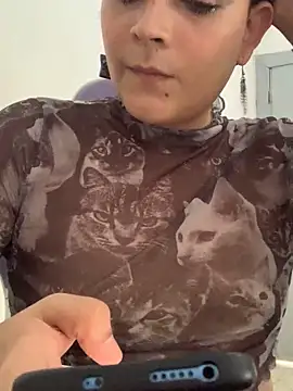 La-Gatiita-trans online show from October 19, 2025, 3:59 pm