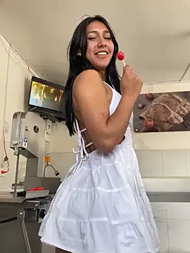 Nahomy cute1 online show from November 12, 2025, 7:07 pm