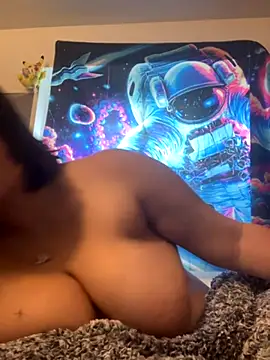 Snapshot of mistressmo0on chatting on October 19, 2025, 10:34 pm mistressmo0on online show from October 19, 2025, 10:34 pm
