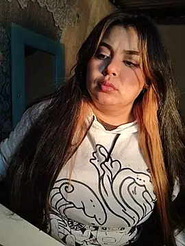 Snapshot of EliaStone05 chatting on December 16, 2025, 5:44 am EliaStone05 online show from December 16, 2025, 5:44 am