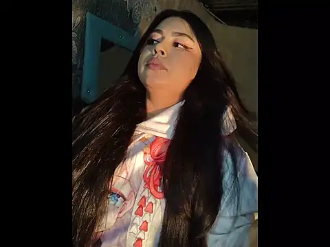 Snapshot of EliaStone05 chatting on January 13, 2026, 4:38 am EliaStone05 online show from January 13, 2026, 4:38 am