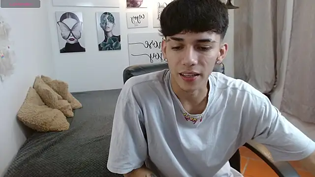 AmethystShadow17 online show from October 30, 2025, 4:48 pm