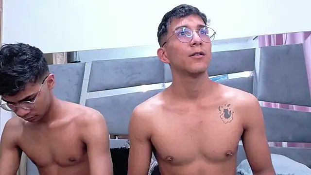 Desire4Duo online show from December 2, 2025, 1:57 pm