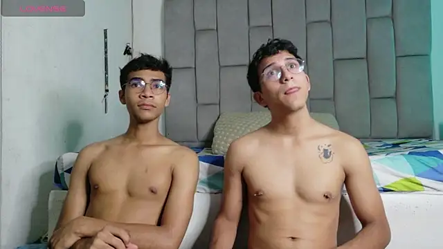 Snapshot of Desire4Duo chatting on May 30, 2026, 12:11 pm Desire4Duo online show from May 30, 2026, 12:11 pm
