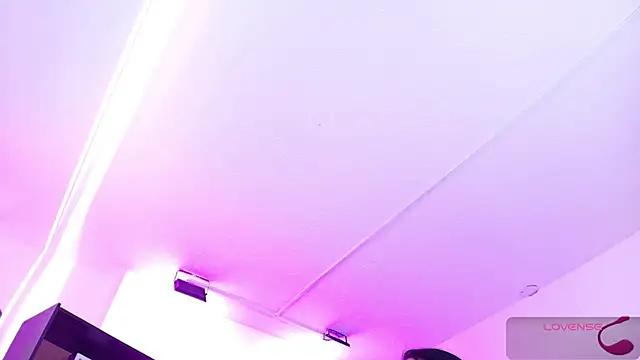 Elisce cloudd online show from November 15, 2025, 12:09 pm