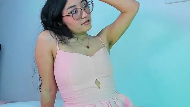 bellapixie online show from October 15, 2025, 7:44 pm