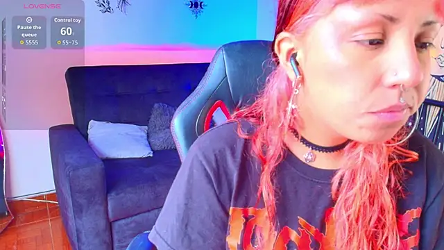 Snapshot of Cat__Moon__ chatting on July 9, 2026, 2:49 pm Cat Moon online show from July 9, 2026, 2:49 pm