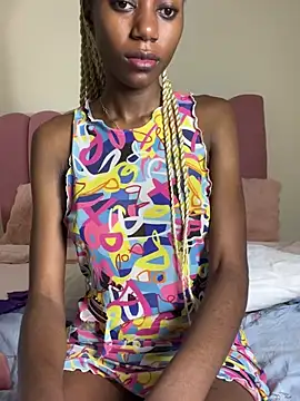 Snapshot of NyahHeat chatting on May 6, 2026, 3:49 pm NyahHeat online show from May 6, 2026, 3:49 pm