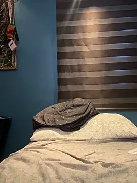 Snapshot of AlexRZ93 chatting on October 14, 2025, 12:33 am AlexRZ93 online show from October 14, 2025, 12:33 am