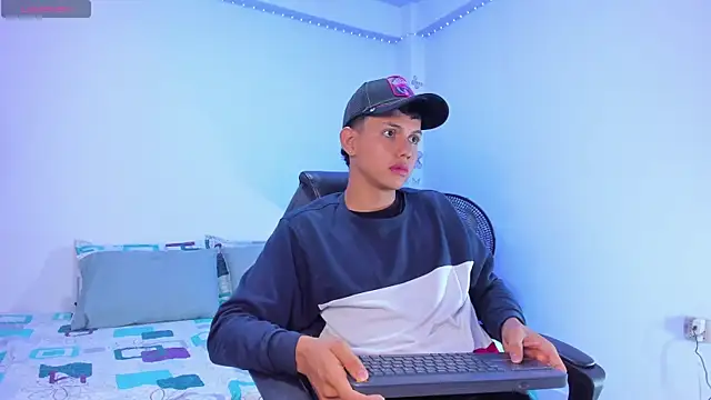 Axel Cody  online show from October 22, 2025, 11:53 am