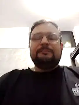 Snapshot of Manueltravieso79 chatting on October 18, 2025, 12:01 am Manueltravieso79 online show from October 18, 2025, 12:01 am