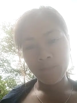 Snapshot of Lyssa-a chatting on May 19, 2026, 10:33 am Lyssa-a online show from May 19, 2026, 10:33 am