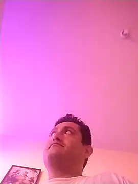 checheludo23 online show from April 15, 2026, 10:10 pm