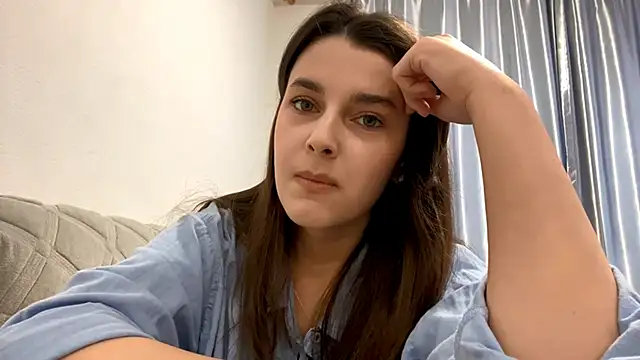 Snapshot of Marry-remma chatting on October 14, 2025, 12:06 pm Marry-remma online show from October 14, 2025, 12:06 pm