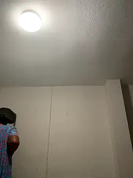 mzwaterpark211 online show from October 17, 2025, 4:38 am