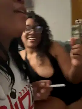 mzwaterpark211 online show from October 16, 2025, 6:21 am