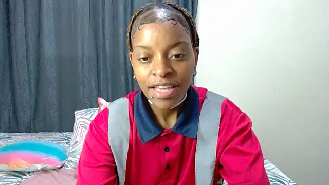 fifiqueen25 online show from March 26, 2026, 7:39 am