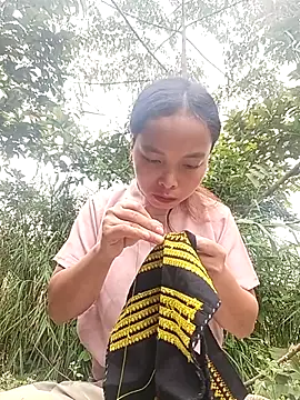 Nguyet2k4 online show from November 7, 2025, 12:48 am