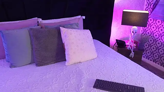 mariianna lopez  online show from March 30, 2026, 6:31 pm