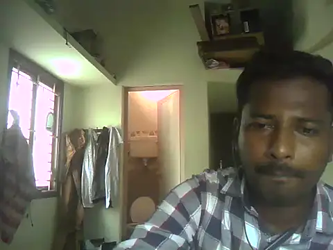 Snapshot of Vickyins480000 chatting on November 12, 2025, 6:17 am Vickyins480000 online show from November 12, 2025, 6:17 am