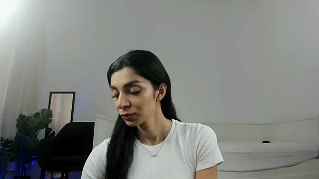 Snapshot of ReneeVoss chatting on February 24, 2026, 10:27 am ReneeVoss online show from February 24, 2026, 10:27 am