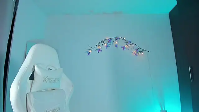 kittyrush  online show from March 16, 2026, 5:44 am